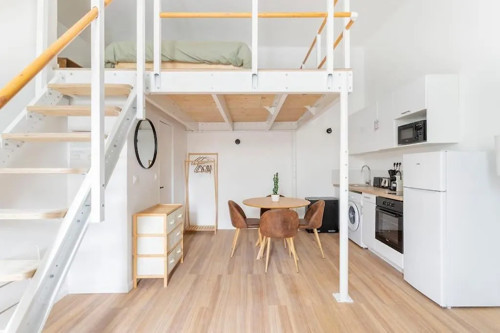 Lille Bel Appartement Cosy Avec Mezzanine 0*,  France